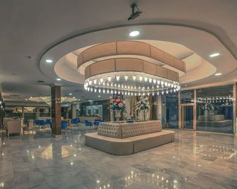 Jasmine Court Hotel - קירניה - לובי