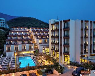 Olympia Villas & Hotel - Radhimë - Edificio