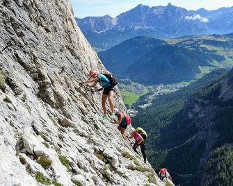 Art Hotel Anterleghes - Selva di Val Gardena