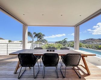 Villa Kaktus - Amazing Ocean View - French Contemporary Design - 3 Br - Dutch Cul de Sac - Varanda