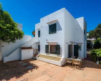 Holiday apartment 'Apartamento Felipe 1-4' with Shared Terrace, Shared Pool & WiFi - Santanyí - Bâtiment