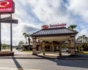 Econo Lodge North - Lake City - Building