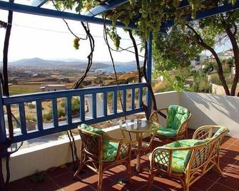 Agnanti Hotel - Adamantas - Parveke