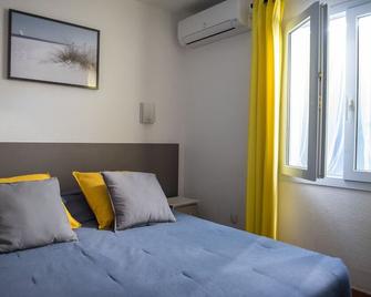 أوتل لو بلو مارين - سانت- ماري-دو-لا-مير - غرفة نوم