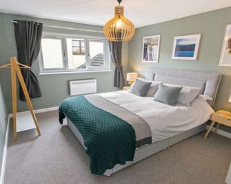Oceanside Sleeps 6 Walk to Beach & Stylish - Braunton - Bedroom