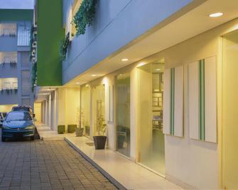 Odua Bekasi - Bekasi - Vista del exterior