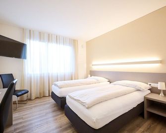 Smart Hotel Kreisel --Self check-In - Lachen - Bedroom
