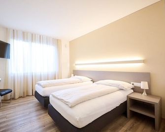 Smart Hotel Kreisel --Self check-In - Lachen - Bedroom
