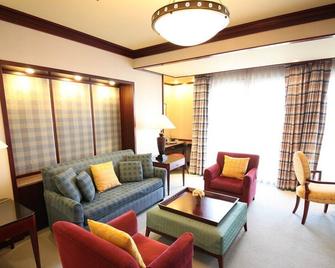 Mito Plaza Hotel - Mito - Living room