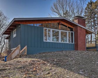 Seneca Falls Cottage on Cayuga Lake Wine Trail! - Seneca Falls - Gebäude