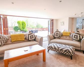 Netherfield Cottage - South Normanton - Living room
