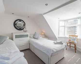 Dolphin Bay House - Buckie - Bedroom