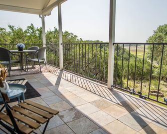 A Peaceful Stay at Serene Shores! - Bandera - Balcon