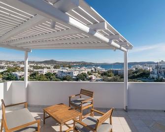 Μπαλκόνι με θέα / Viewtiful balcony - Adamantas - Balcon