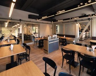 Wellness penzion a restaurace U Gigantu - 比爾森 - 餐廳