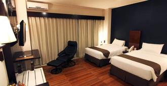 Grand Sae Hotel - Kota Solo - Kamar Tidur
