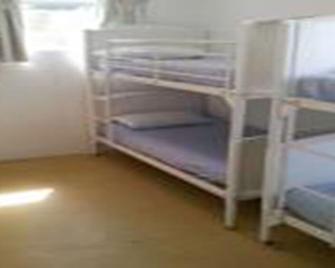 Absolute Backpackers - Mission Beach - Bedroom