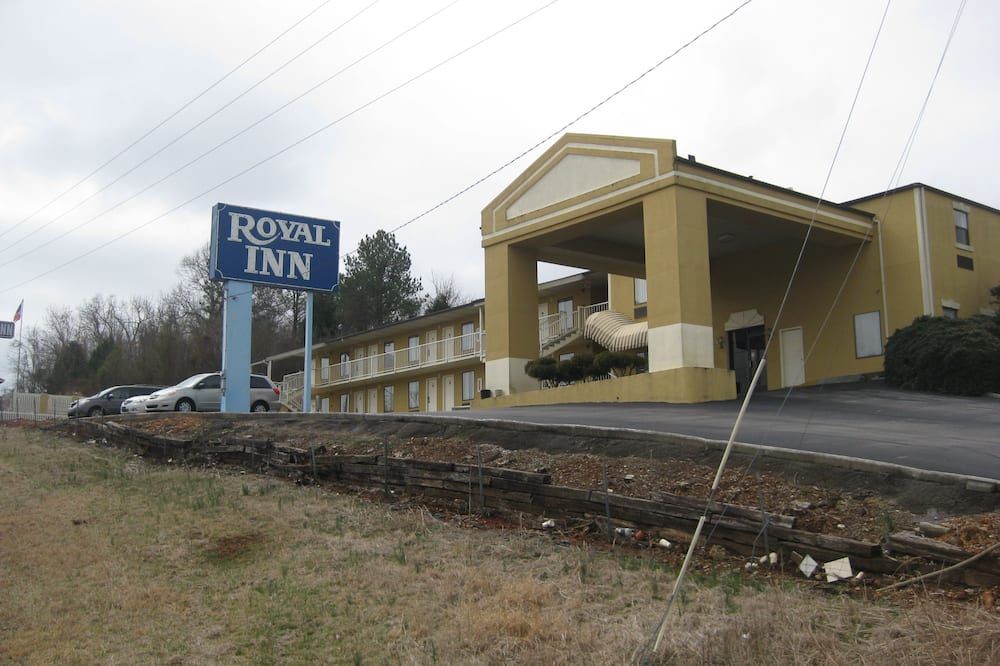 Building view of Royal Inn