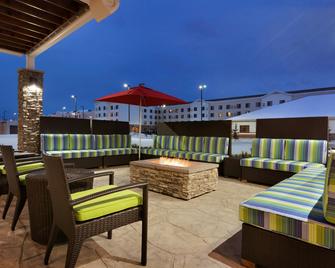Home2 Suites by Hilton Anchorage/Midtown - Anchorage - Toà nhà