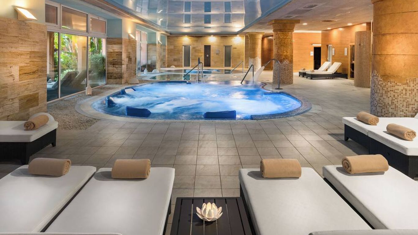 فندق وثالاسو سبا إلبا إيستيبونا غران