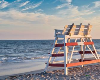The Beach Club on Madison Avenue - Cape May - Beach