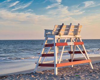 The Beach Club on Madison Avenue - Cape May - Strand