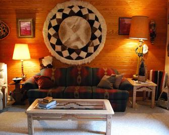 Chalet 10,000 Sq Ft Mansion, sheeps 12, with 4 bathrooms - Hubbard - Living room