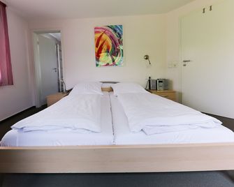 Hotel Albblick Bad Boll - Bad Boll - Спальня