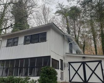 2 Story Rustic Cabin In Beautiful Clayton, Georgia! - Clayton - Gebouw
