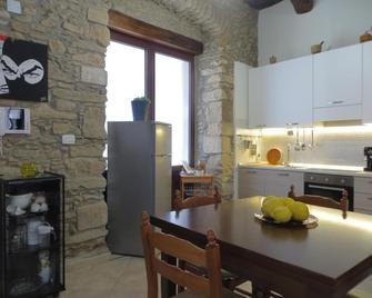 La Pietra Antica - Paola - Dining room