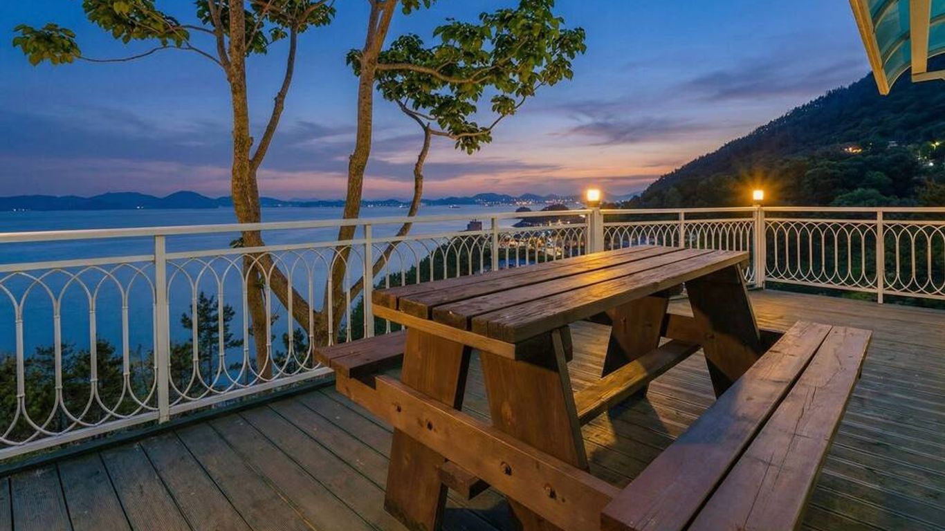 남해 바람의언덕 펜션