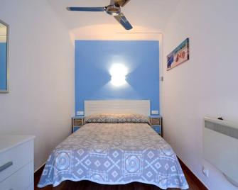 Els Pins apartment in Estartit - Estartit - Habitación