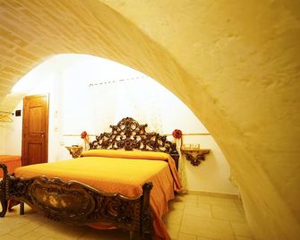 B&B Del Castelvecchio - מאטרה - חדר שינה