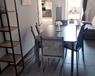 Gîte de la Fecleval 6 personnes proche du Puy dufou - Saint-Mesmin - Comedor