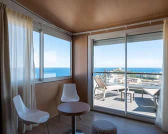 Hotel Revellata & Spa - קאלבי - מרפסת