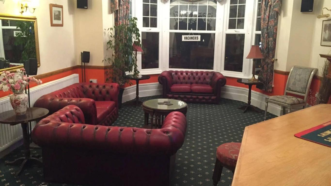 Welbeck Hotel - Close to Beach, Train Station & Southend Airport