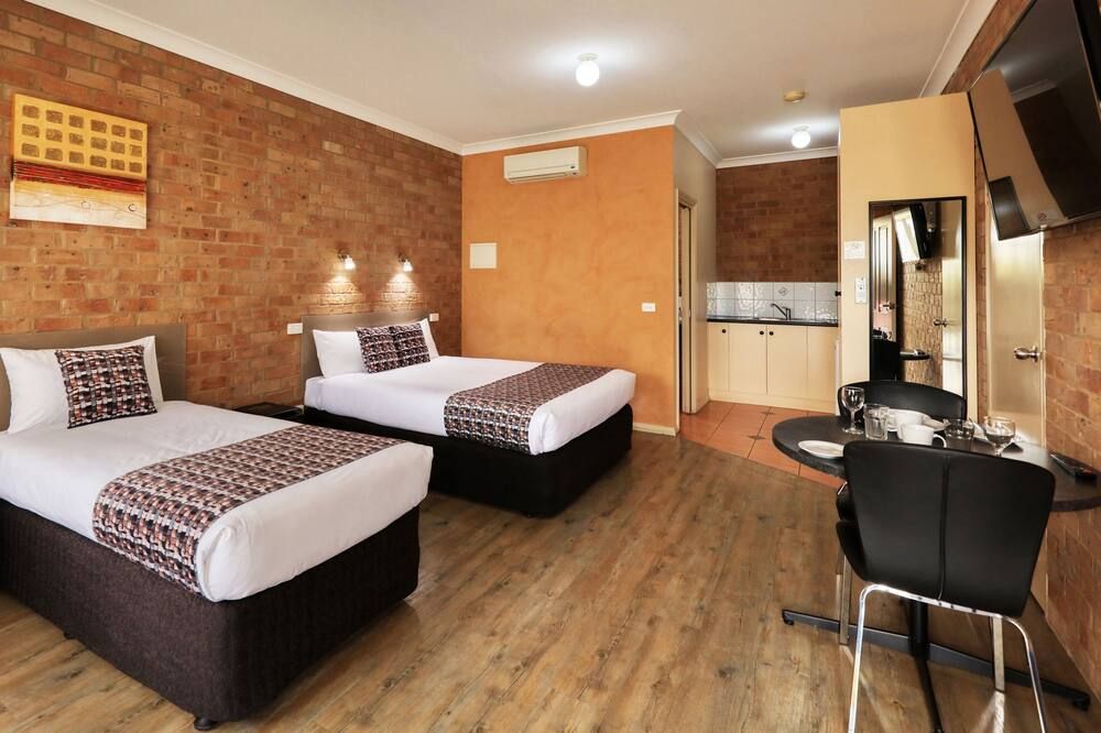 بريدجيز أون مينينيا موتل آند أبارتمنتس