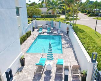 Boca Coastal Stay 2br 2ba With Pool And - Boca Raton - Pool