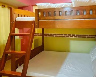 RedDoorz Hostel @ Baguio Tourist Cabin - Baguio - Habitación