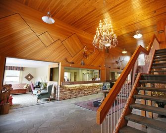 Mountaineer Lodge - Lake Louise - Lobby