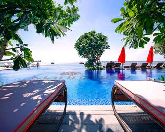 Marina Bay Vung Tau Resort & Spa - Vung Tau - Pool