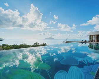 Gardens Hill Resort & Spa - Beau Vallon - Pool