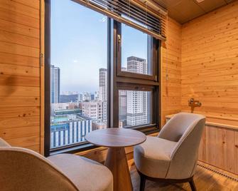 Urban-Est Hotel - Коян - Патіо