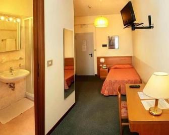 Hotel Bottaccio - Frascati - Bedroom