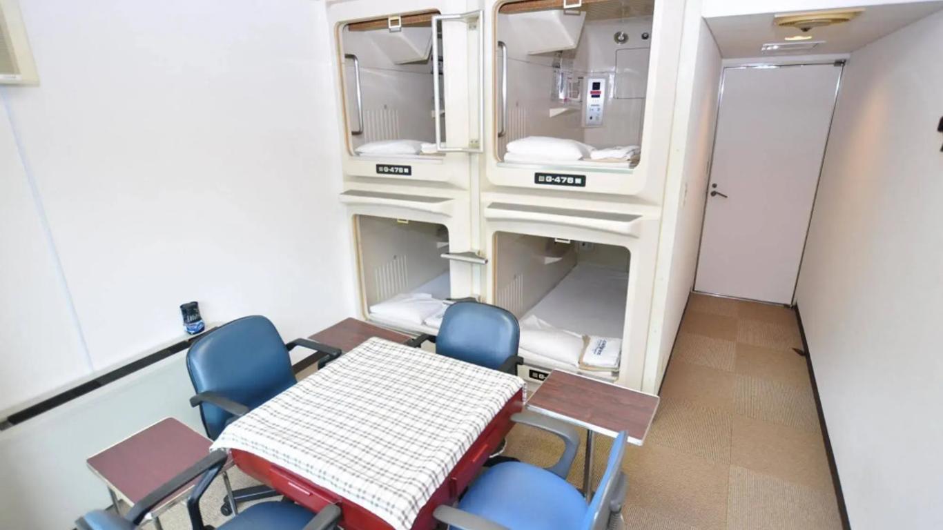 Capsule Hotel Asahi Plaza Shinsaibashi - Men's Only