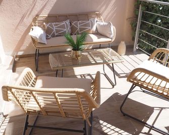 Grain de sable, les pieds dans l'eau - Cavalaire-sur-Mer - Balkon