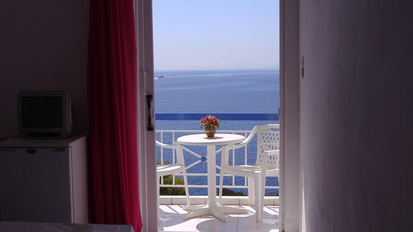 Kavos Bay Seafront Hotel