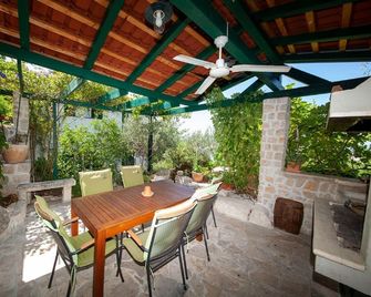 Luxury Makarska Getaway - Makarska - Patio