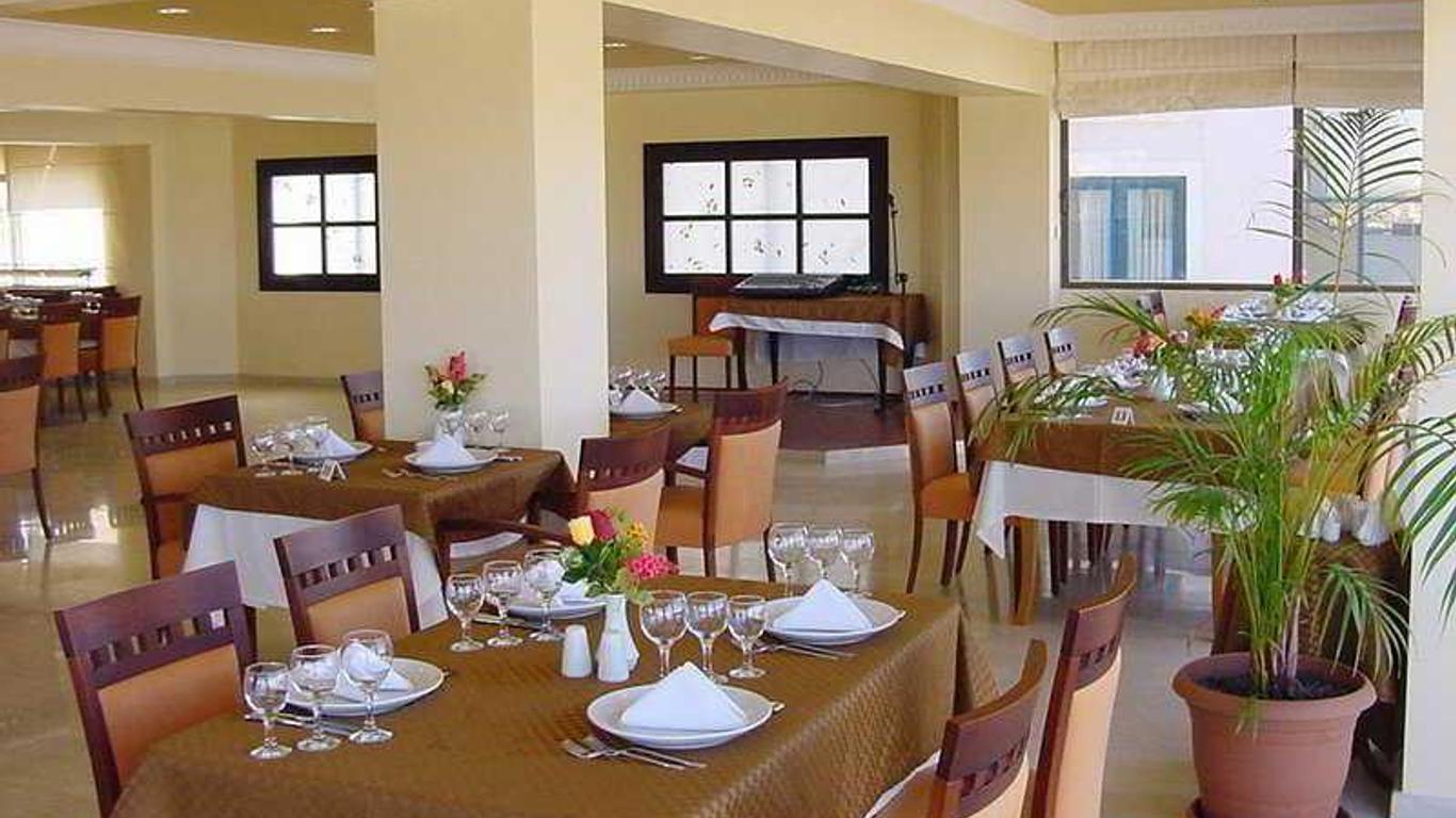 City Royal Hotel and Casino