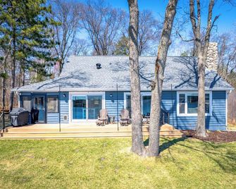 Hartley Lake Hideaway - The Perfect Getaway! - Brainerd - Building